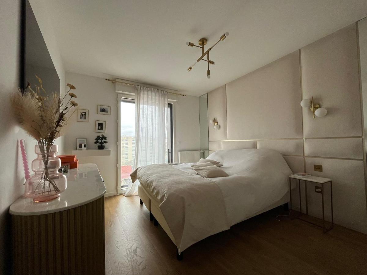 Appartement Luxueux Climatise Avec Terrasse, 6 Couchages - 17Eme Arrondissement De Paris กลีชี ภายนอก รูปภาพ