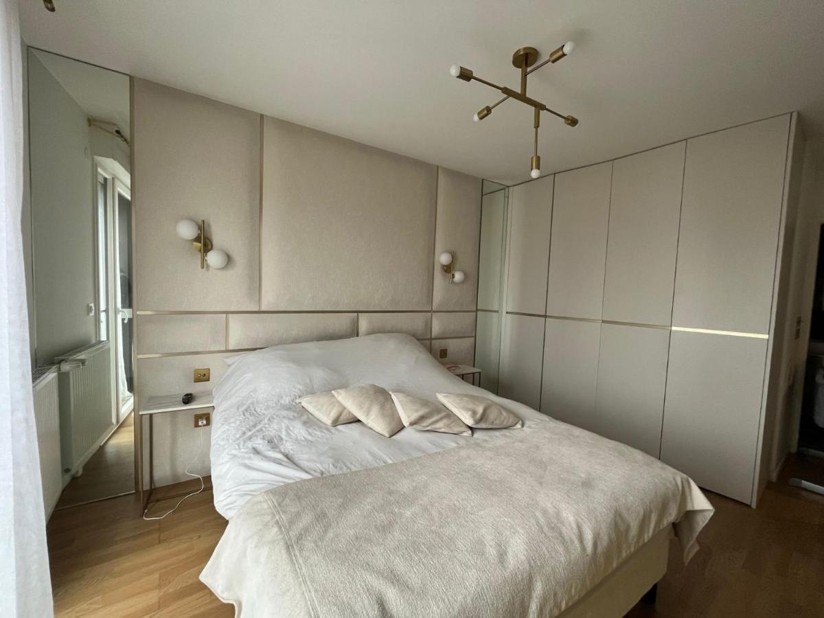 Appartement Luxueux Climatise Avec Terrasse, 6 Couchages - 17Eme Arrondissement De Paris กลีชี ภายนอก รูปภาพ